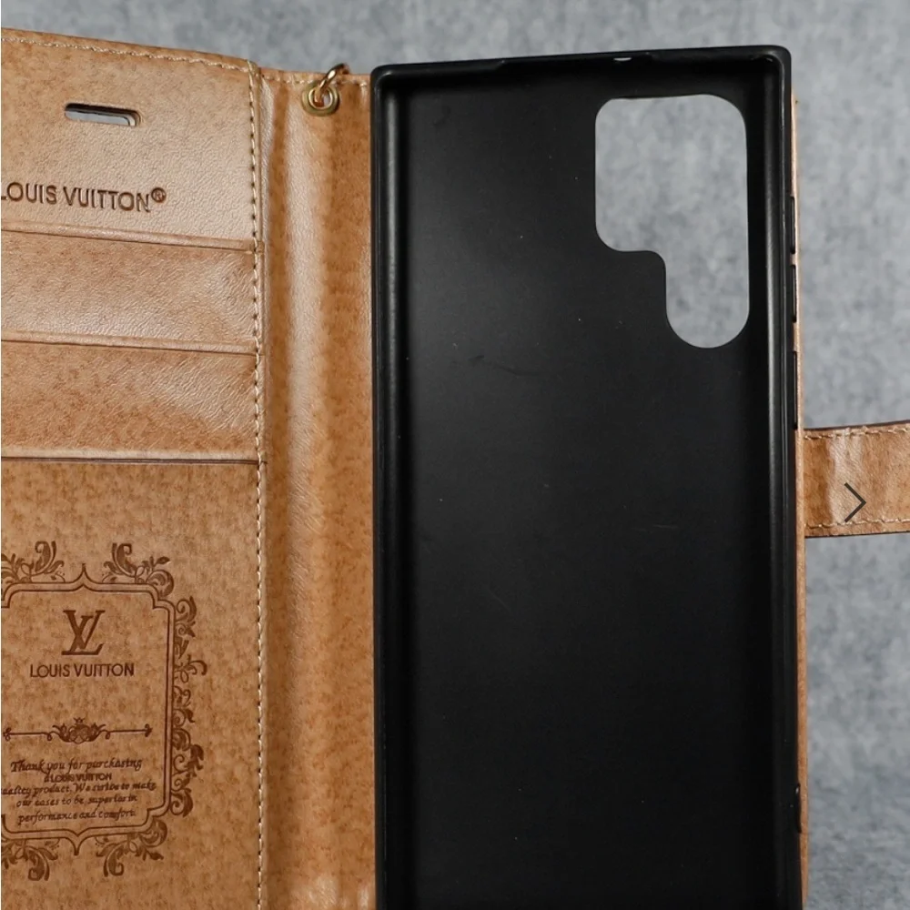 Designer Cellphone Cases and Wallets - Picture 14 of 16